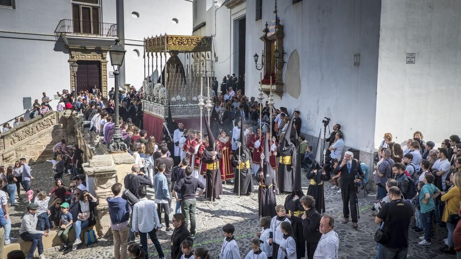 La Virgen de la Salud, de la cofradía de Sanidad, en su paso de palio.