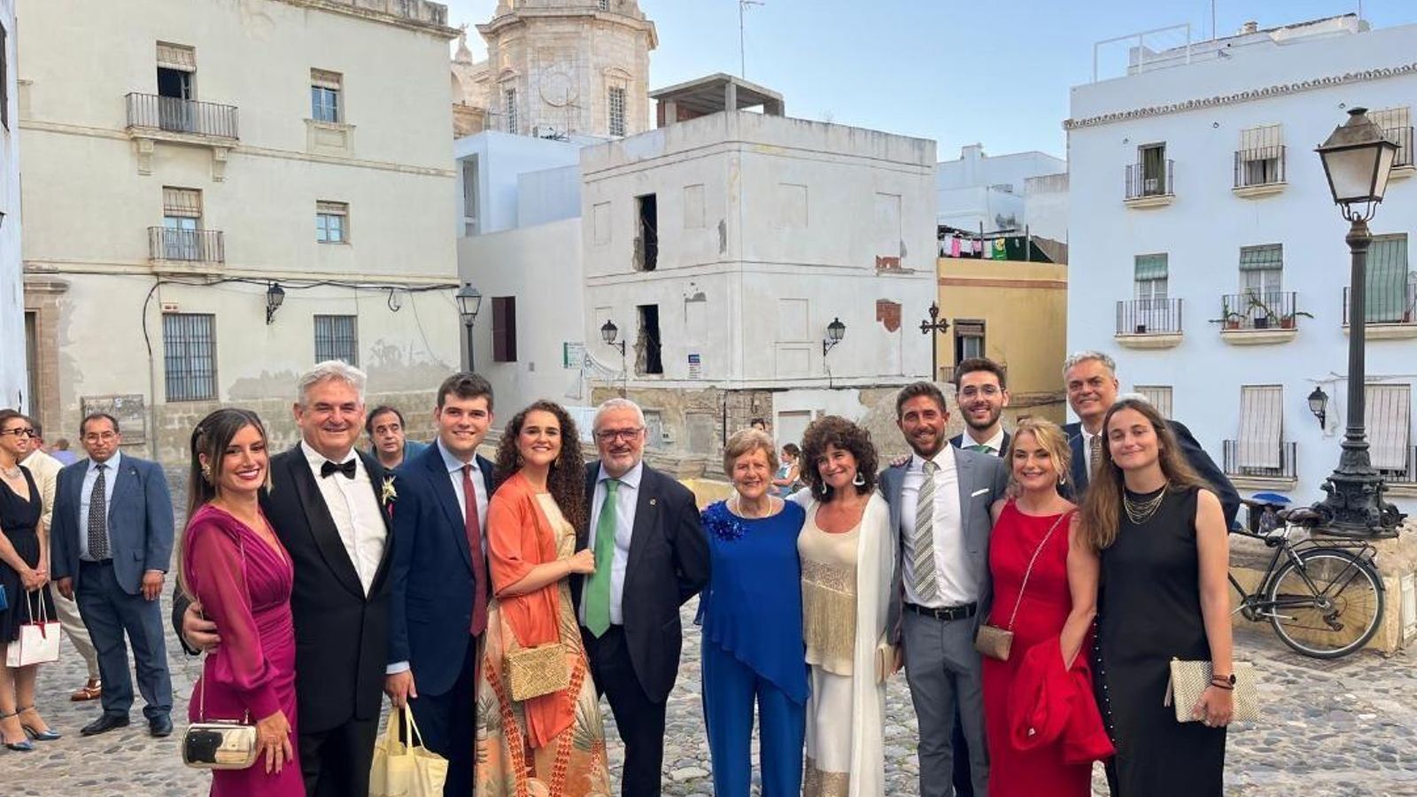 Olivia López-Tello, José Luis, Manuel y Carmen Ortiz, Manuel Ortiz, Milagrosa Miranda, Marga Quintana, Alberto y José Luis Ortiz, Miguel Jiménez, Pilar y Mirian Ortiz.