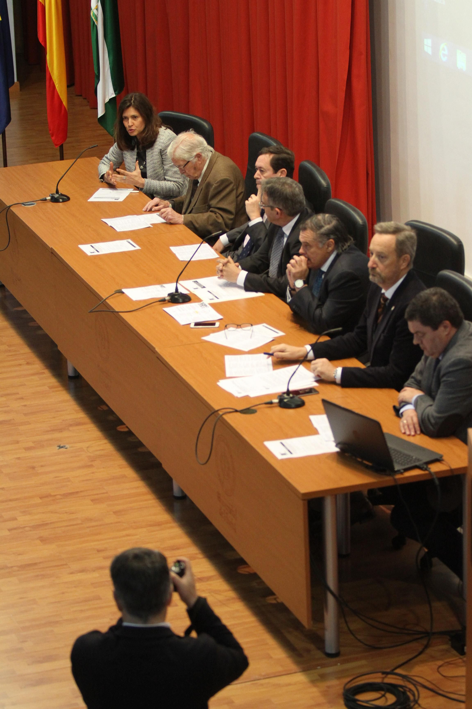Un momento del acto inaugural de ayer en la Universidad de Huelva.