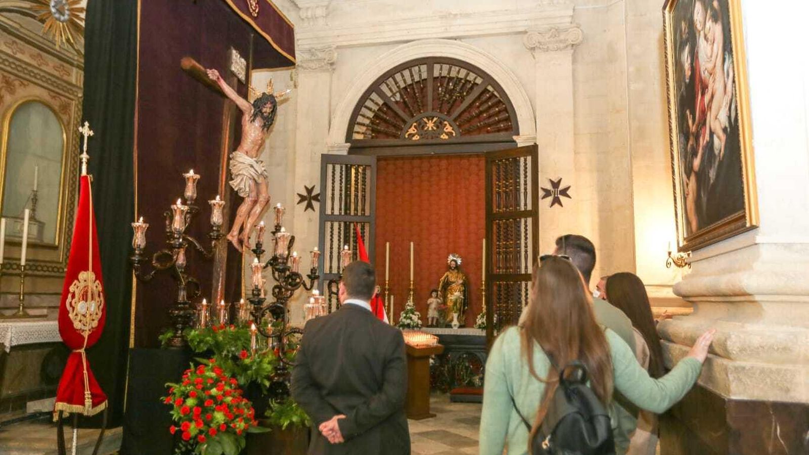El Cristo del Perdón es otro de los que ya hoy viernes se encuentra expuesto en la Iglesia Mayor.