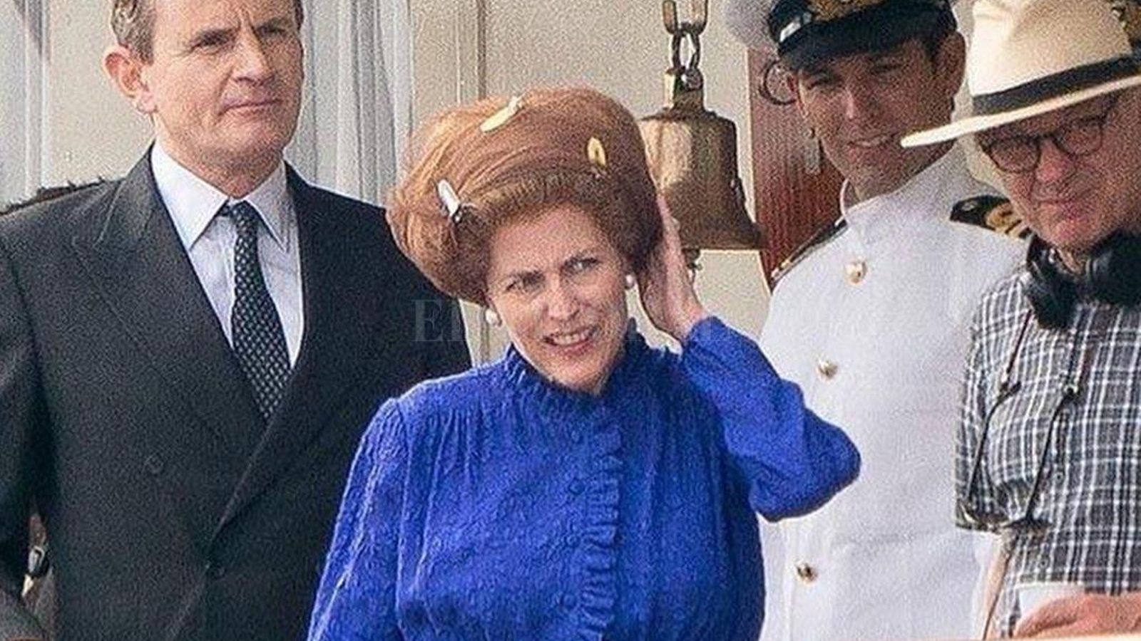 Gillian Anderson (como Margaret Thatcher), en el rodaje de 'The Crown'.