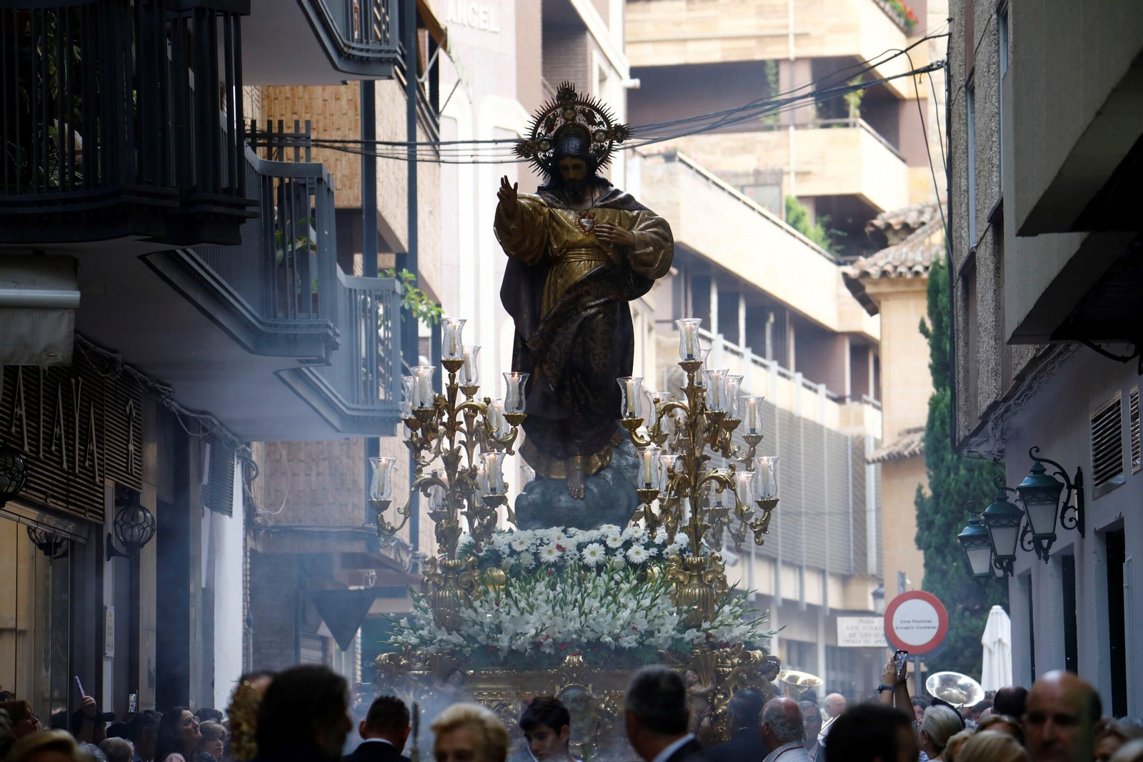 La procesión del Sagrado Corazón de Jesús en Córdoba, en imágenes