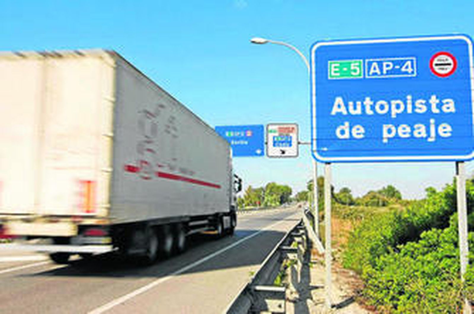 Imagen de una de las salidas de la autopista en el término municipal jerezano.