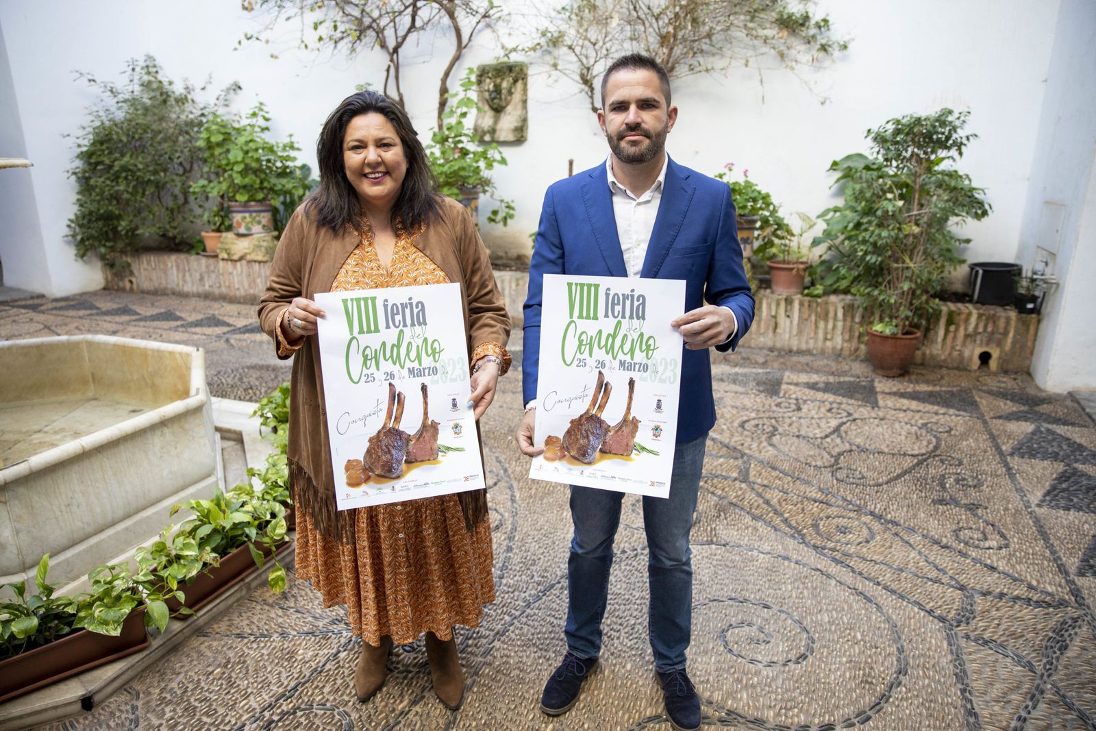 Lola Amo y Francisco Buenestado presentan la VIII Fiesta del Cordero de Conquista.