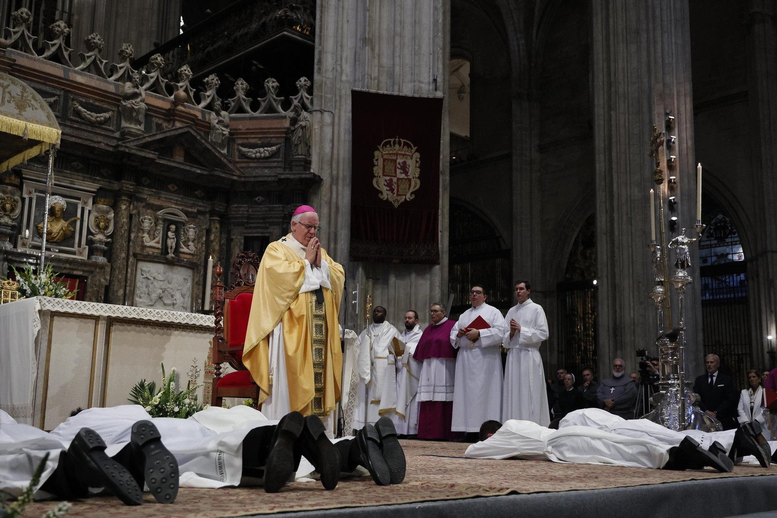 La ordenación de seis nuevos diáconos, entre ellos el Hermano Pablo, secretario del Cardenal Amigo