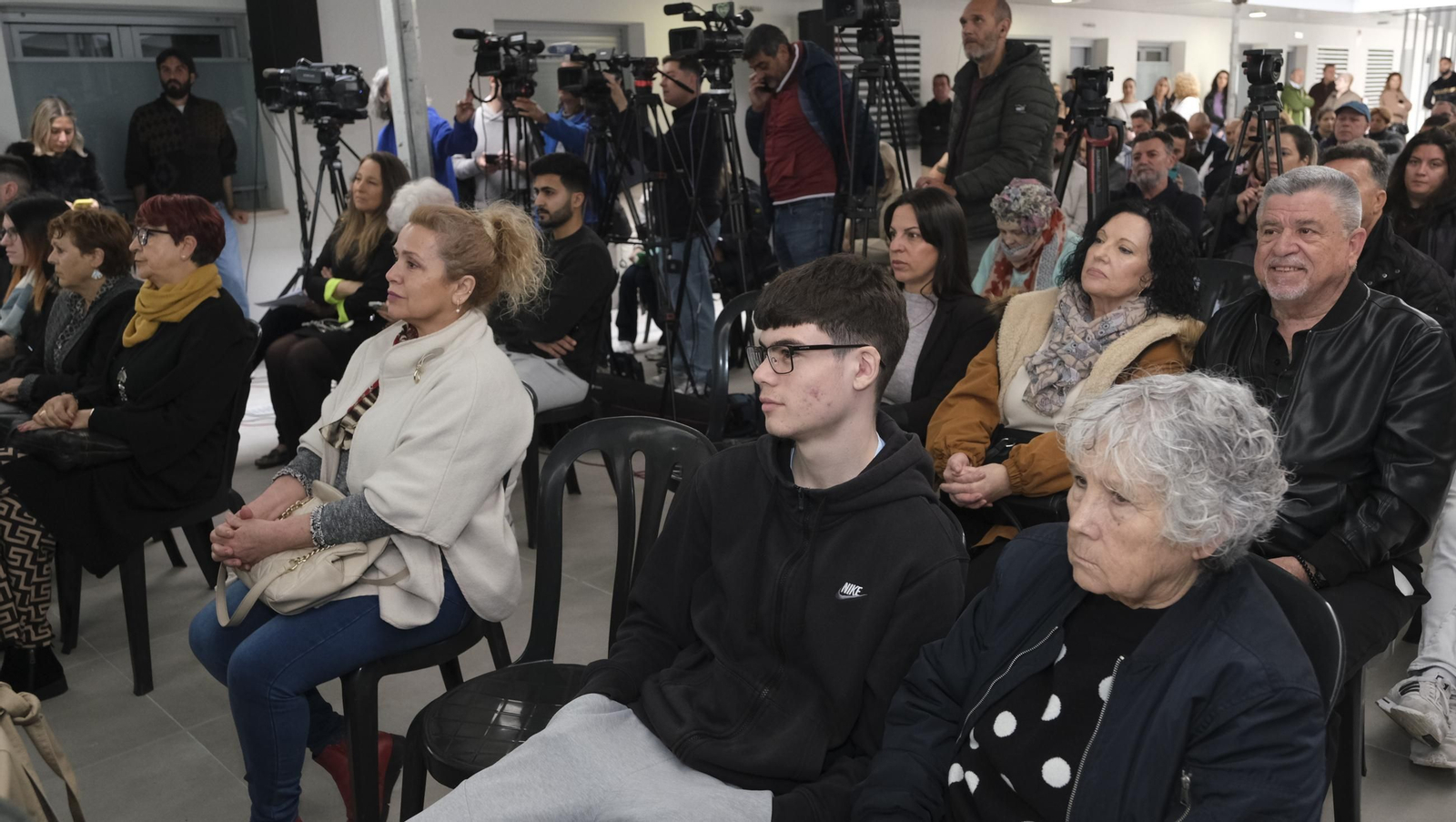 Las imágenes de la entrega de viviendas de VPO en Costacabana