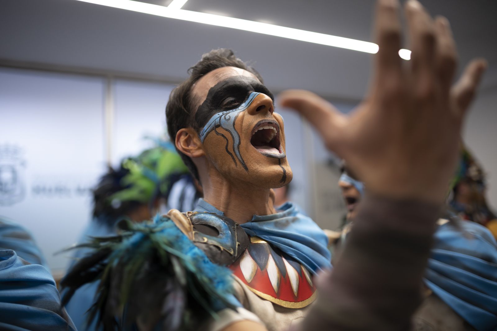 Imágenes de la actuación de la comparsa de Bollullos "El sacrificio" en el Carnaval Colombino