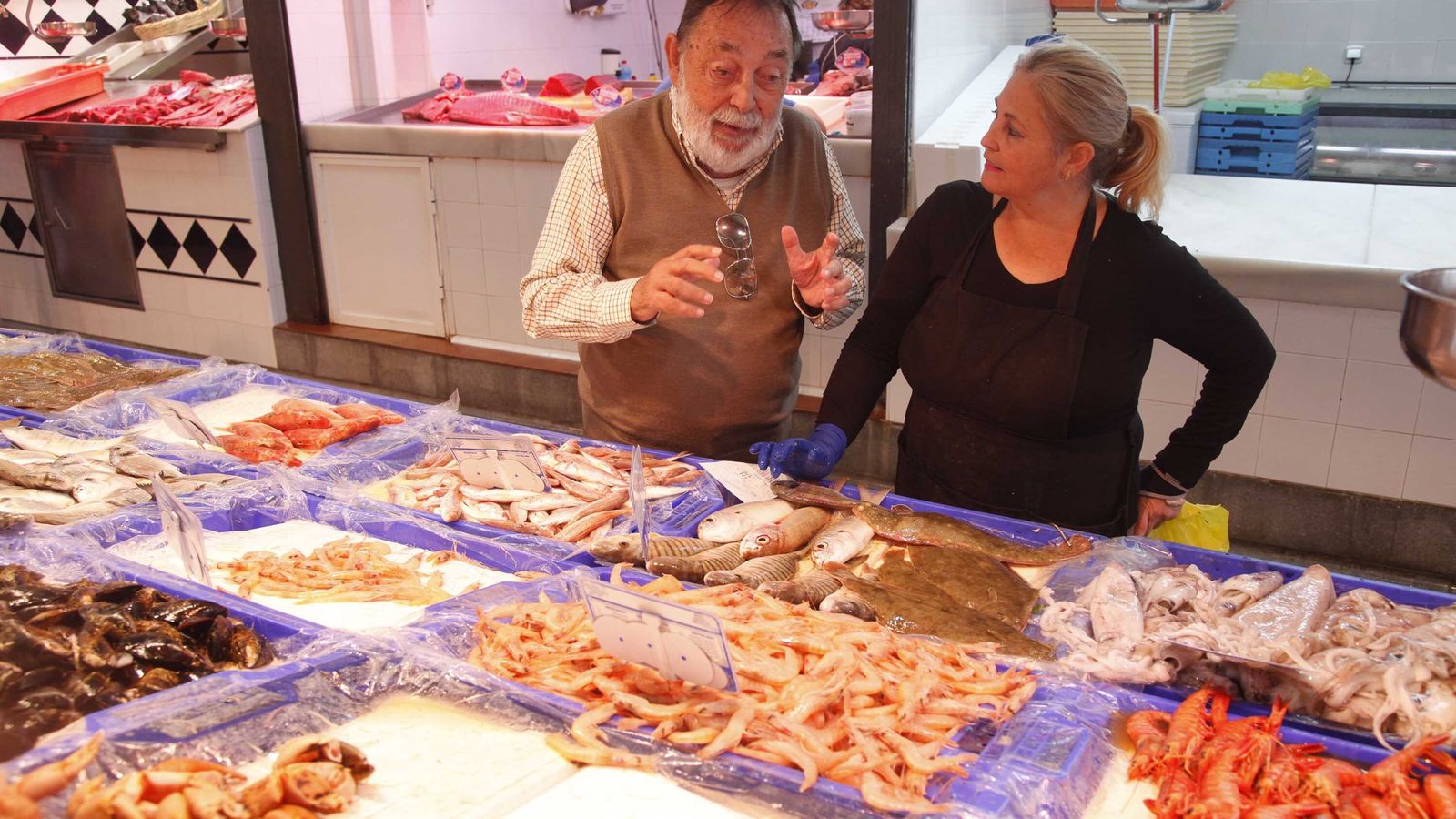 Felipe Luzón en el Mercado de Isla Cristina