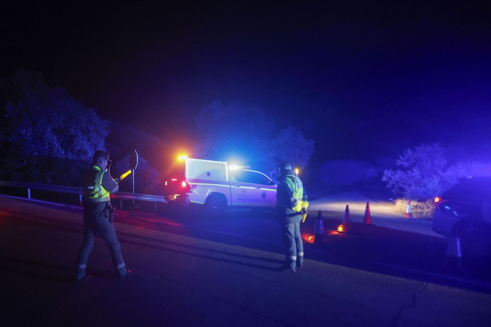 Las imágenes de los vehículos de emergencias evacuando a los pasajeros del descarrilamiento en Adamuz