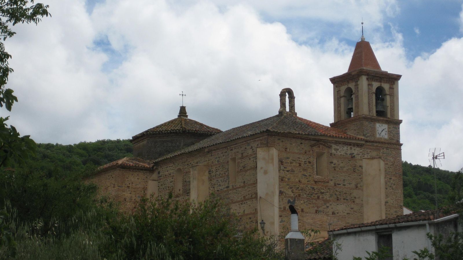Iglesia de Santiago Apóstol. Iglesia de Santiago Apóstol.