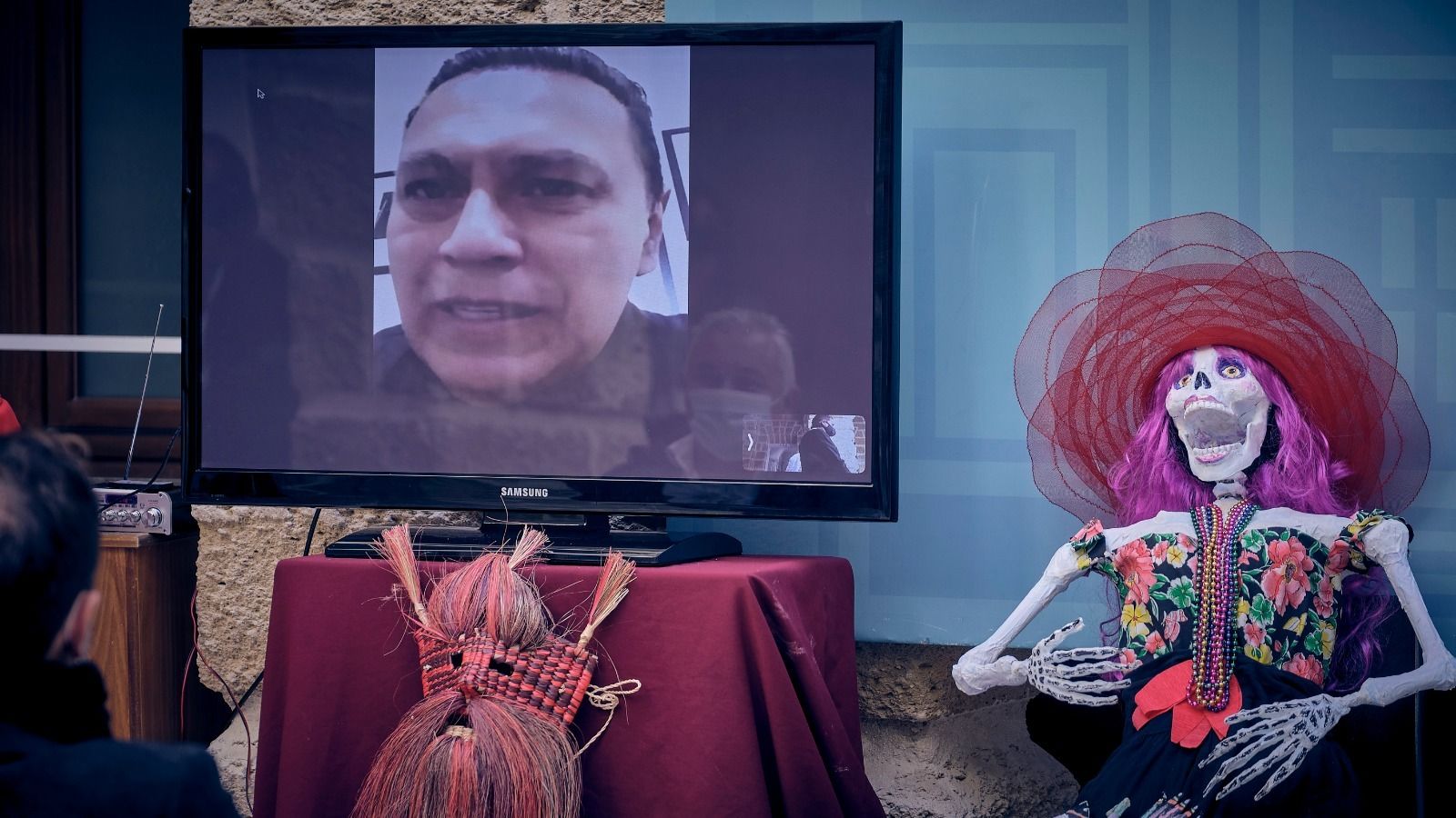 El fotoperiodista mexicano Ricardo Maldonado, autor de la exposición, en videoconferencia durante la inauguración.