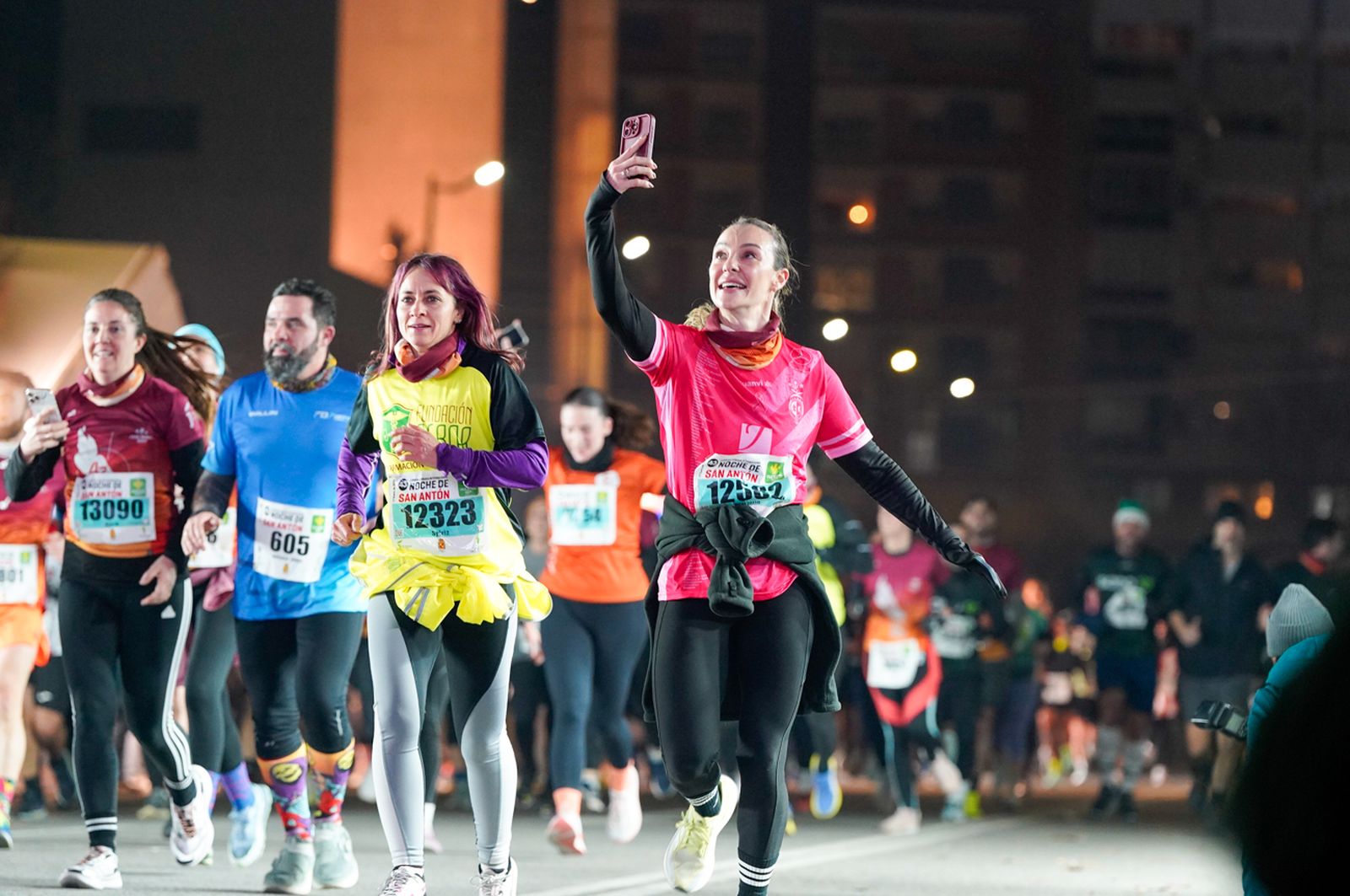 En imágenes: búscate en tu llegada a meta de la Carrera de San Antón 2026 (16)