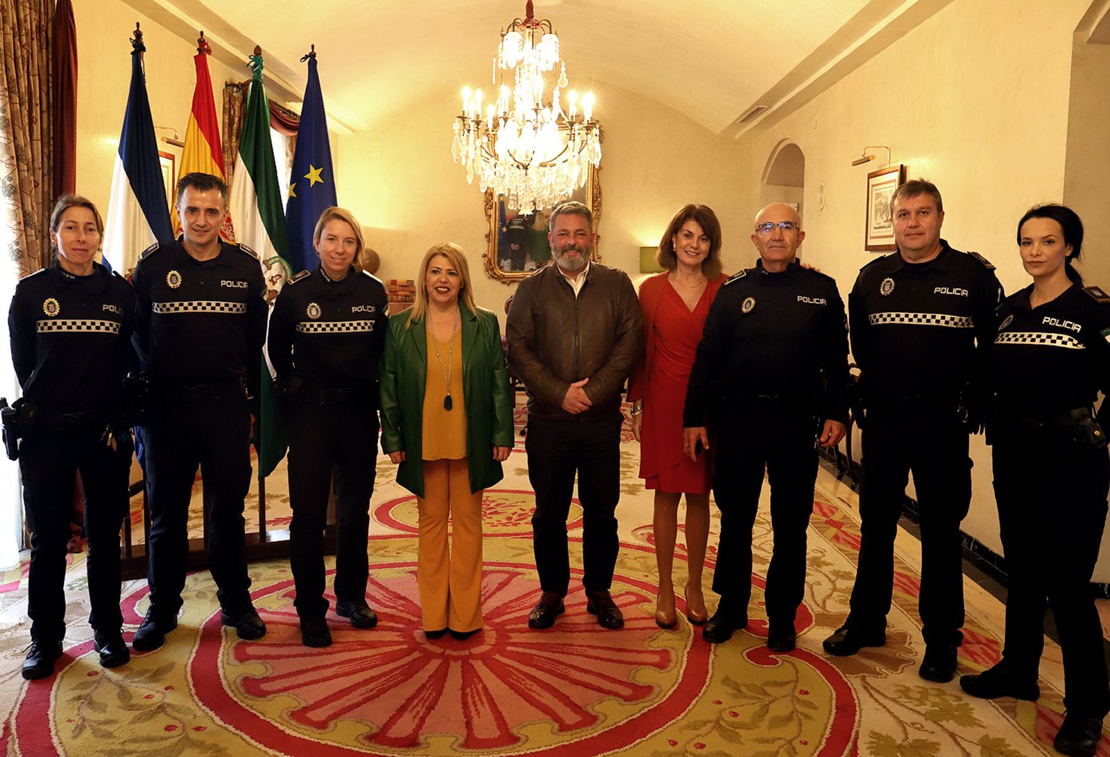 Mamen Sánchez, en la toma de posesión de los cinco nuevos oficiales de la Policía Local.