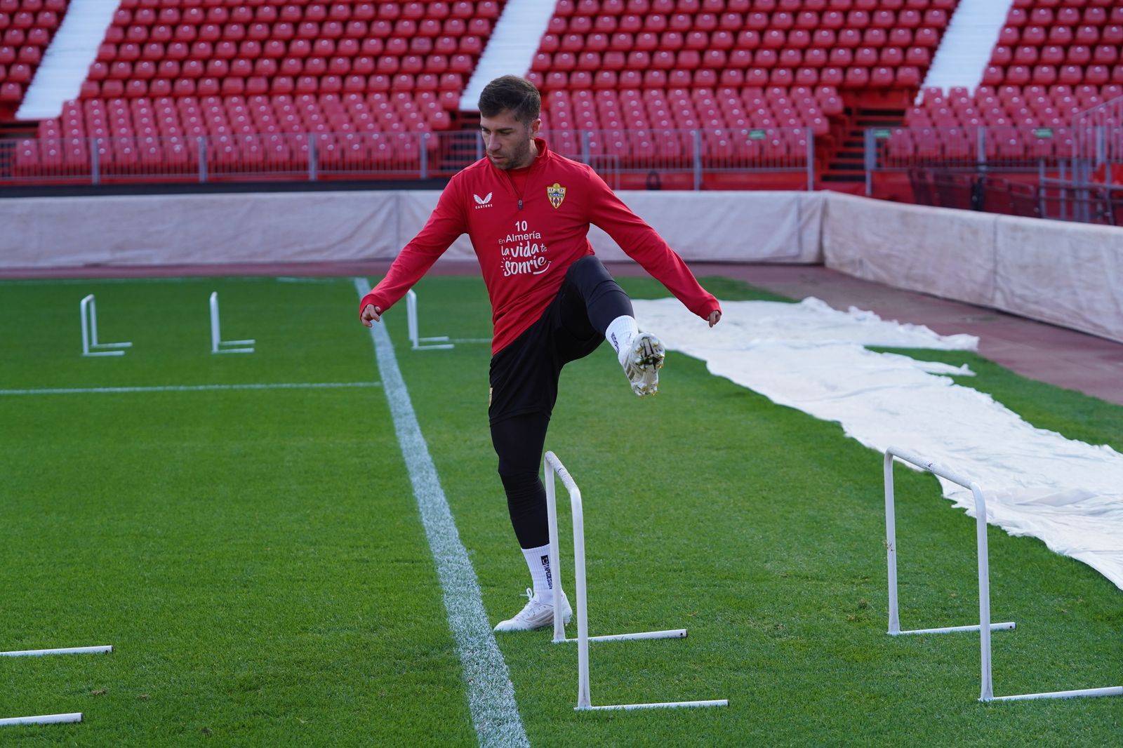 Adrián Embarba se formó en la cantera del Rayo, donde permaneció 7 campañas