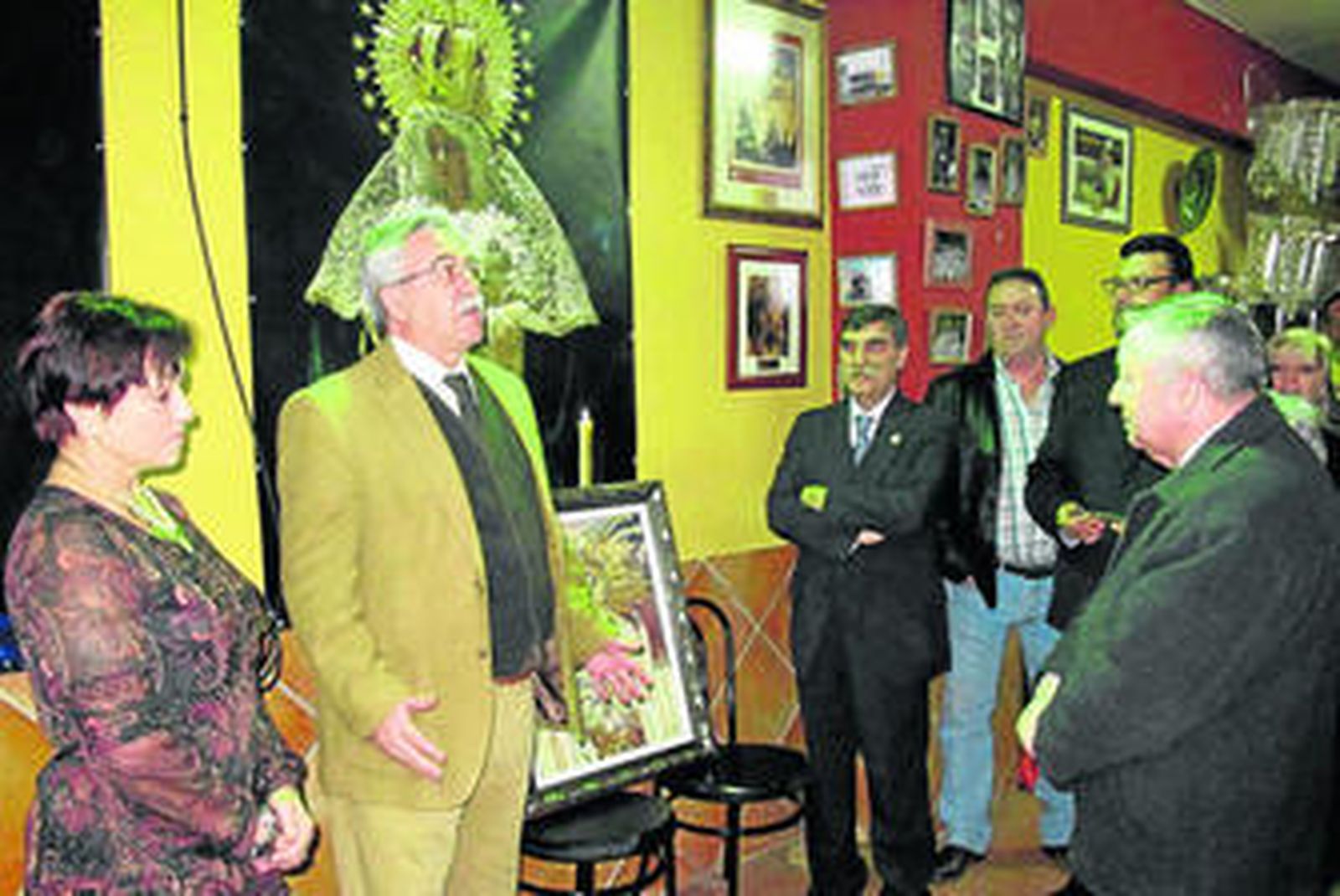 María José Rueda, Custodio Hidalgo, comisario jefe, Félix Miguel, hermano mayor, y Francisco Salazar, consiliario.