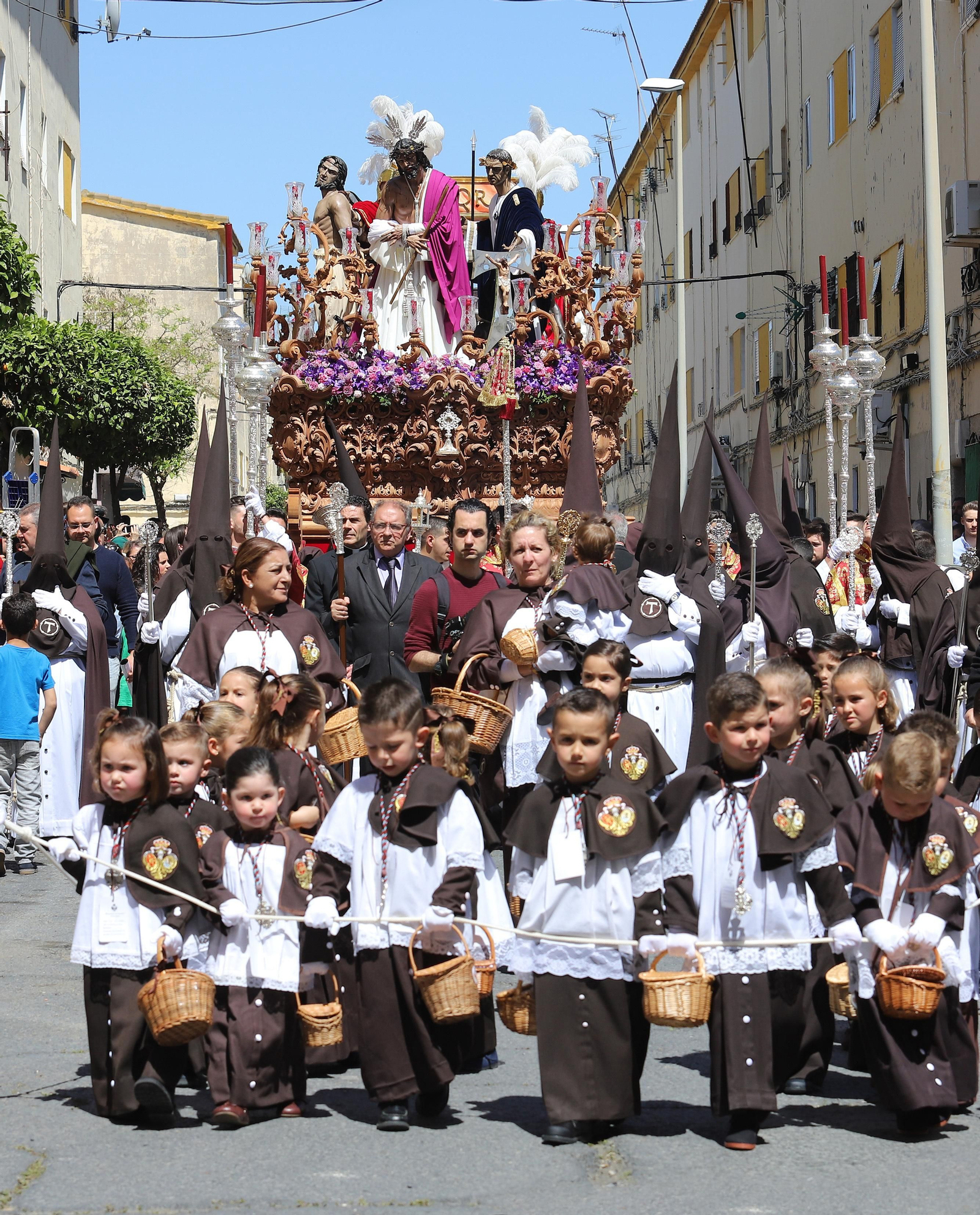 Imágenes de la procesión de La Salud en Huelva