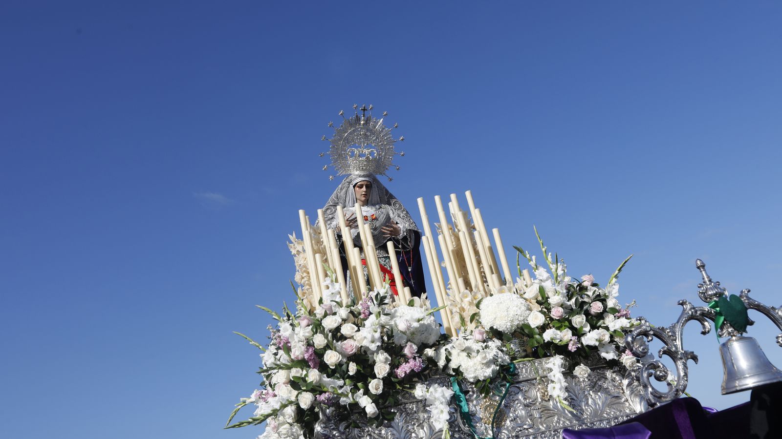 Las fotos del Viernes Santo en la Línea:  Cristo del Mar y Luz y Esperanza Nuestra, Soledad y Santo Entierro, Cristo del Amor y Misericordia y Amargura