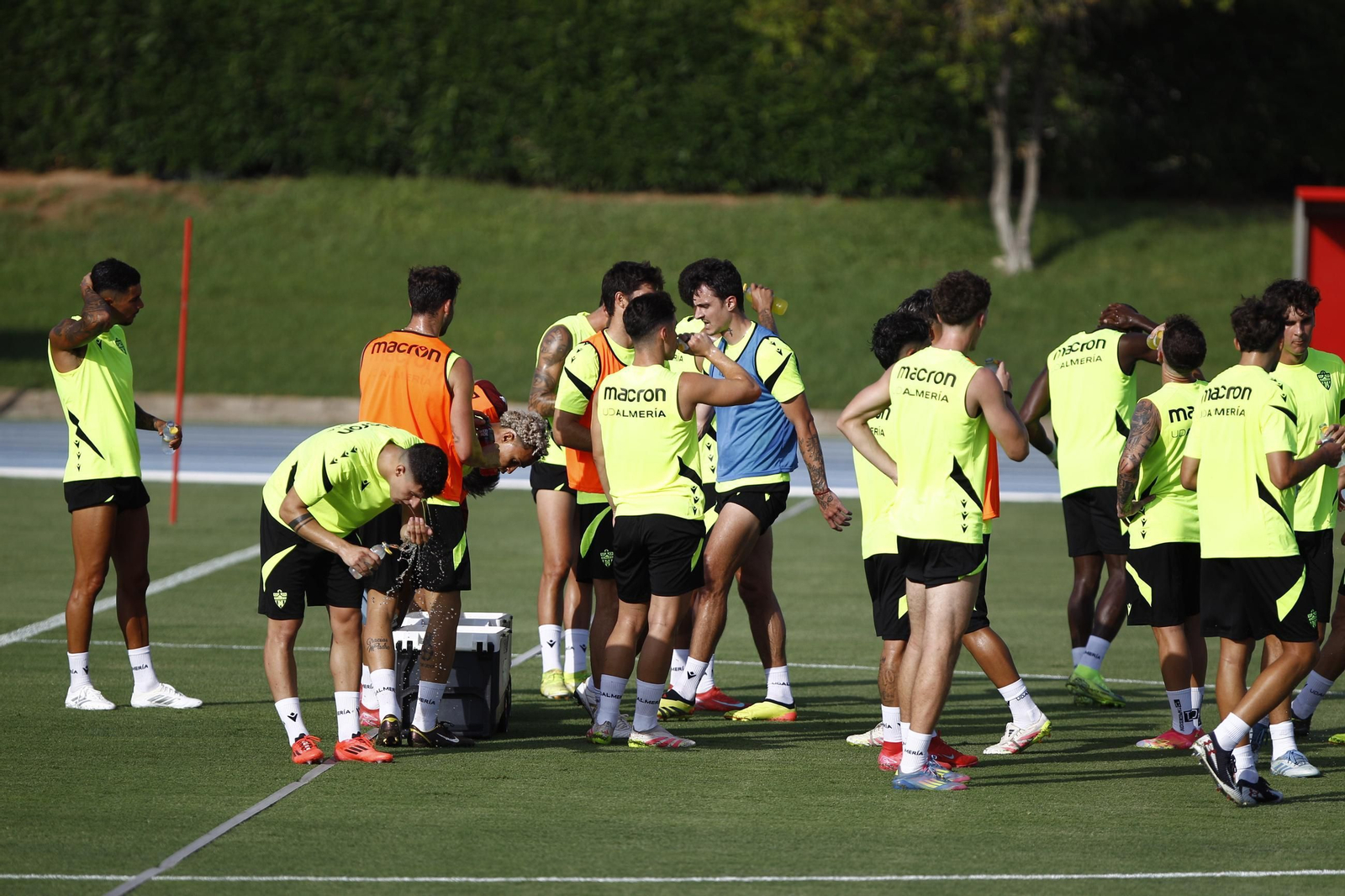 Primer entrenamiento de la Temporada 2025-2026 de la U.D. Almería, en imágenes