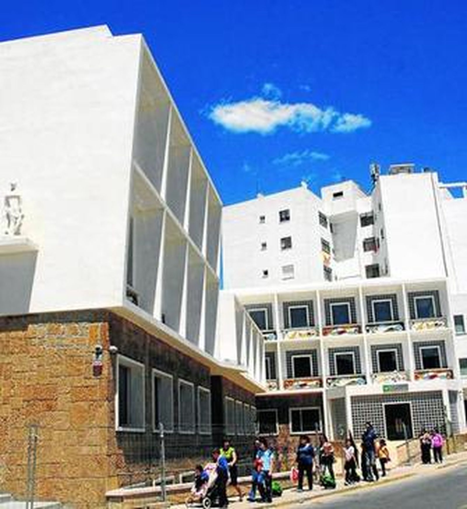 Imagen del centro de salud, ya terminado.