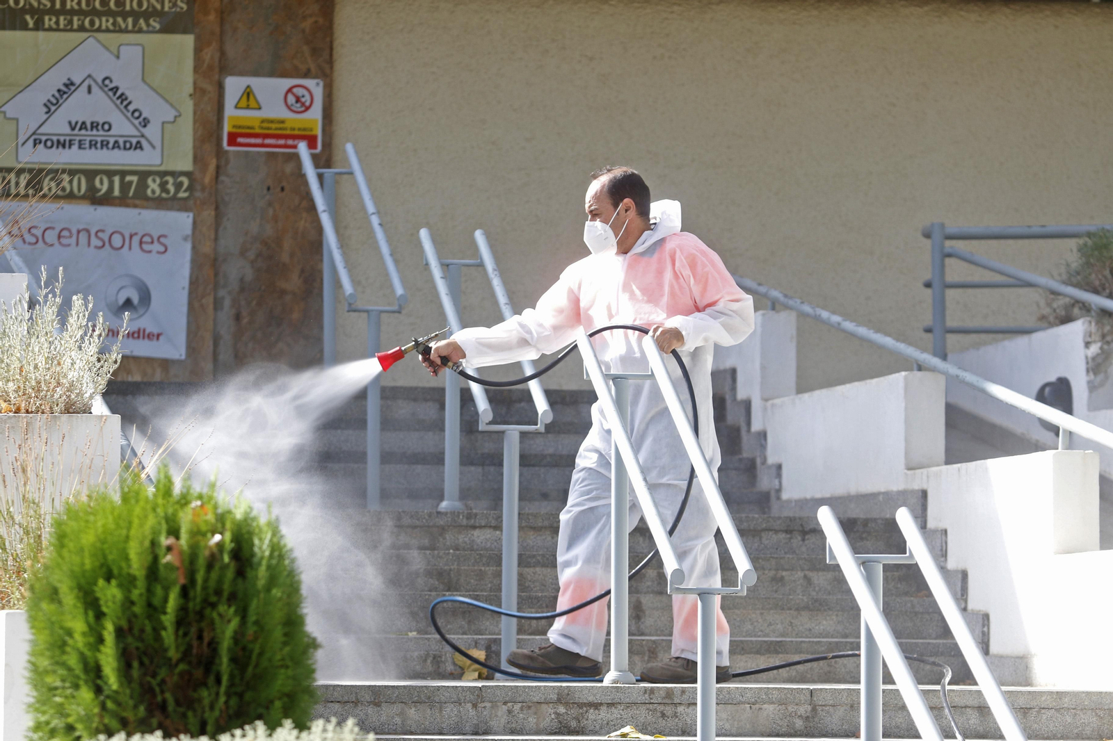 La semana 'horribilis' de Lucena a causa del covid, en fotografías
