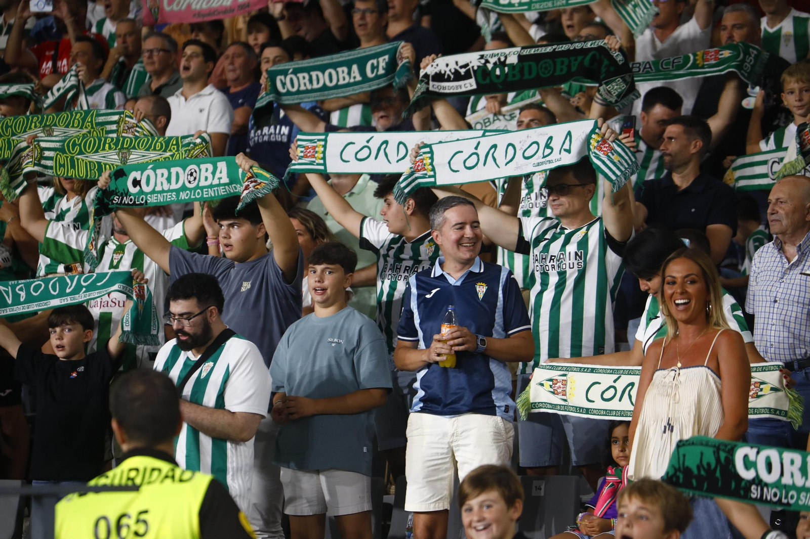 Las mejores fotos del ambiente en El Arcángel para el Córdoba CF - Castellón