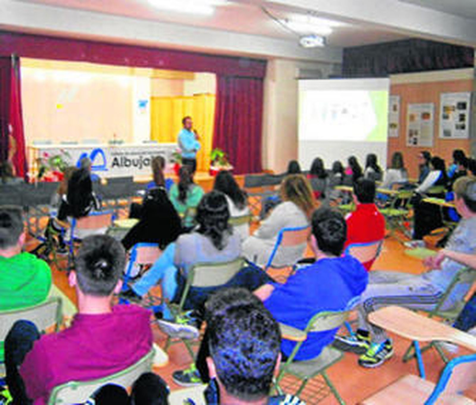 Gerardo Ríos García ha ofrecido una charla.
