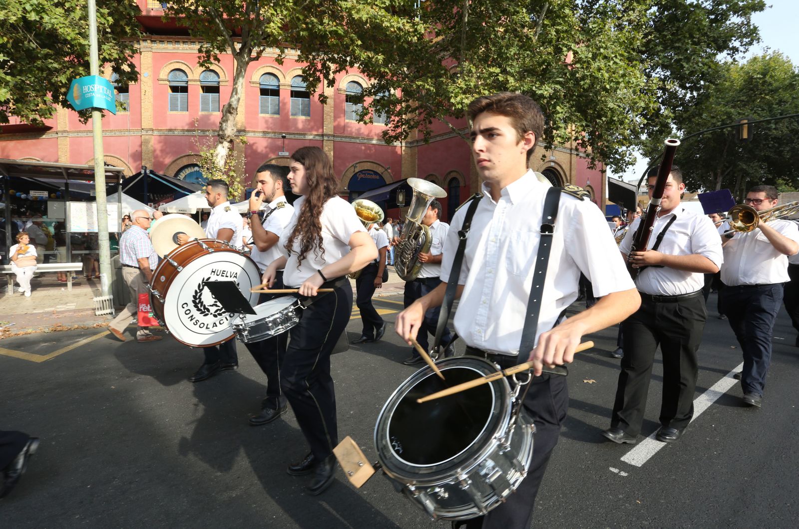 Ambiente en la Plaza de Toros de la Merced