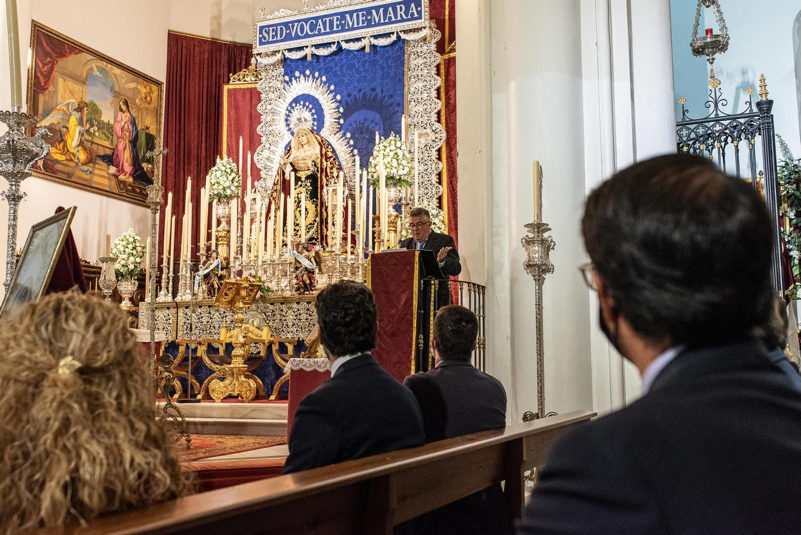 José Antonio Vieira durante la exaltación a la Virgen de la Amargura.
