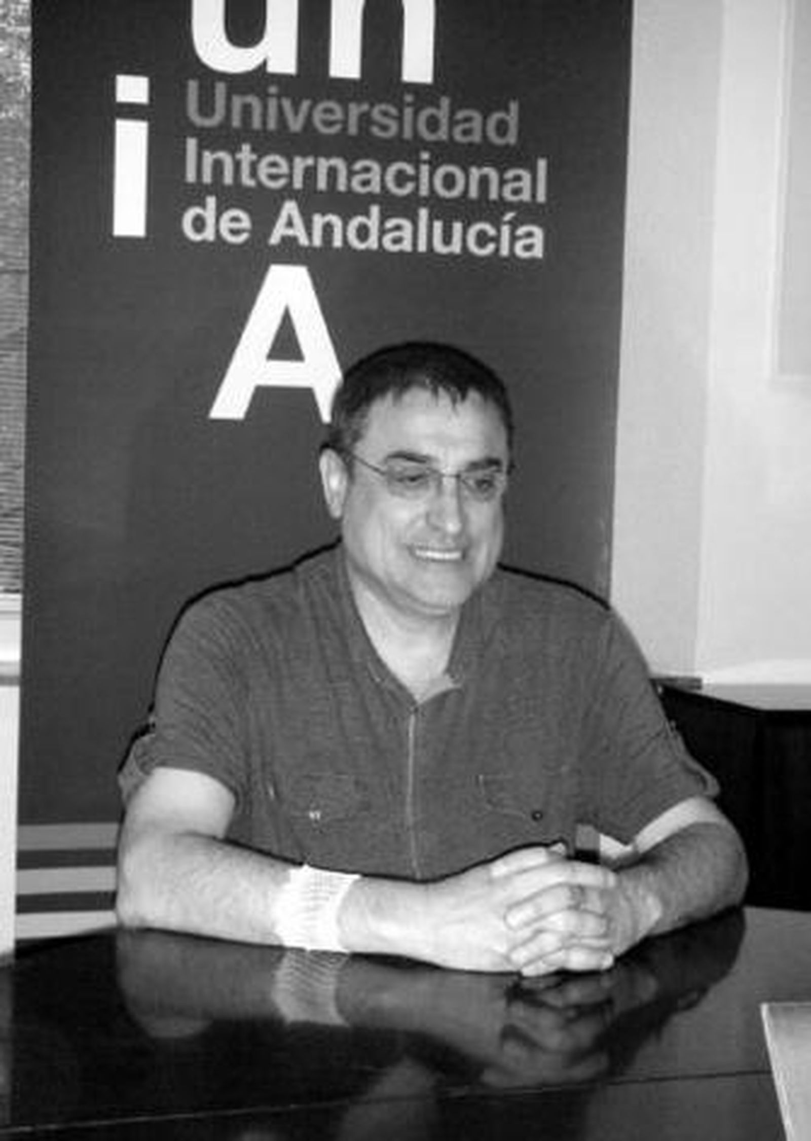 Flecha pidió poner todos los recursos necesarios en las aulas.