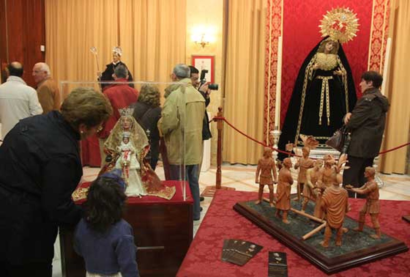 Una vista general de la exposición, con varios bocetos e imágenes.

Foto: ascarrasco