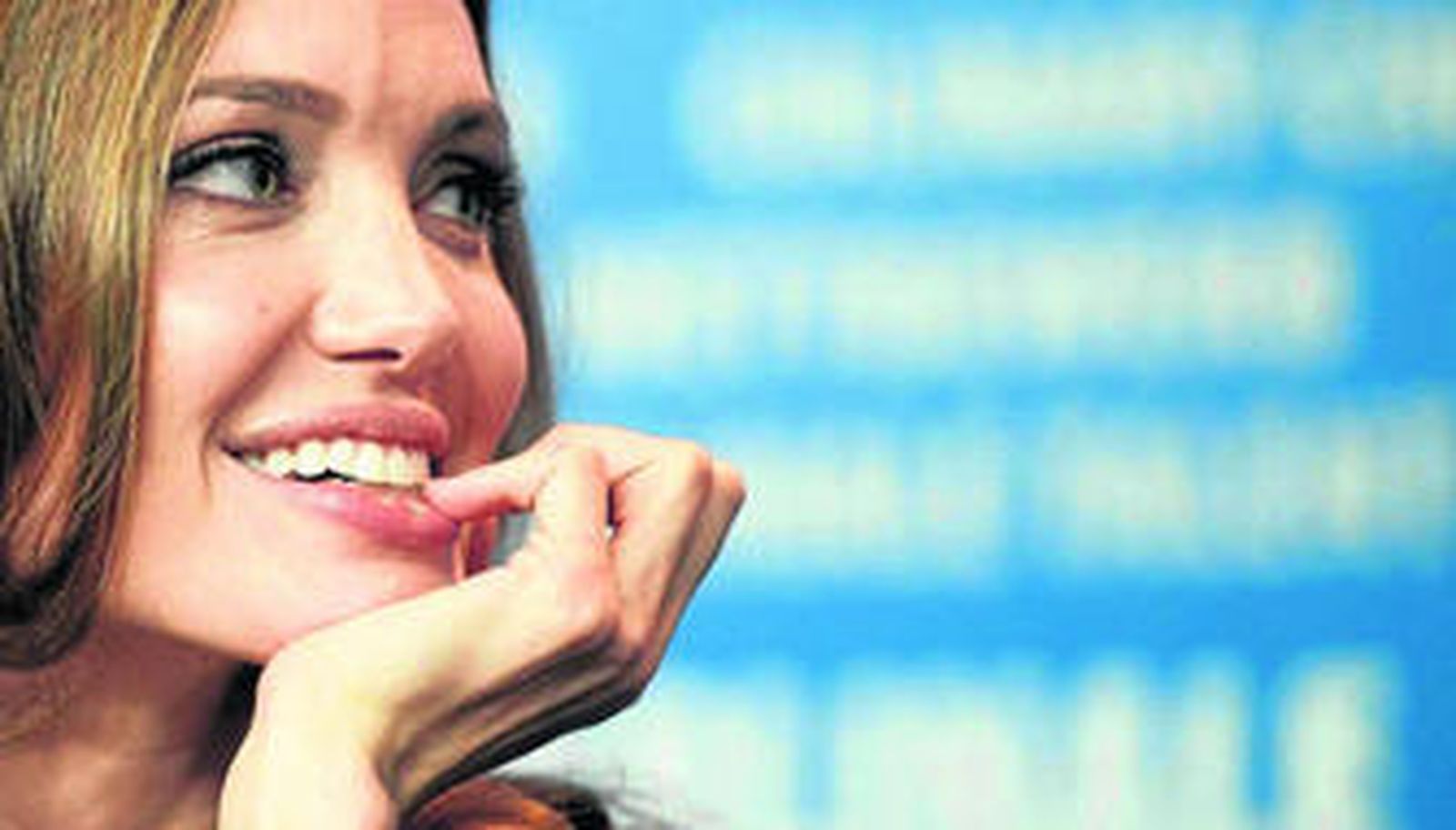 Angelina advierte a Clooney: "Nada de bromas en mi boda"