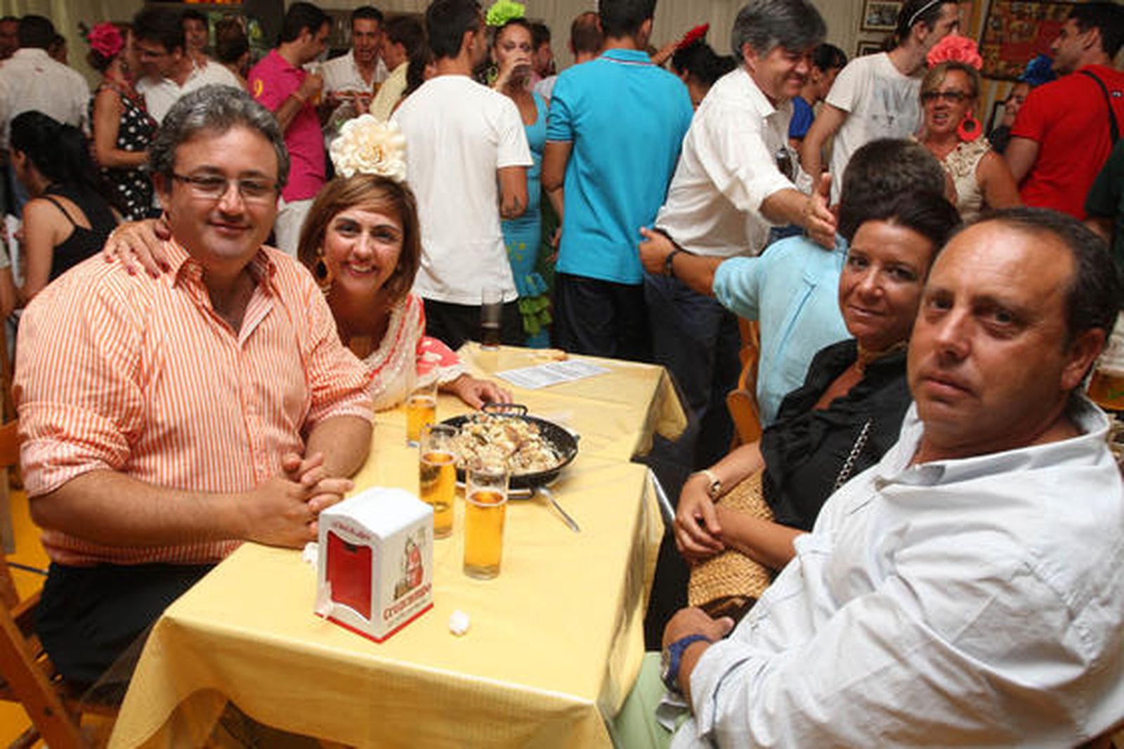 Gran ambiente en la feria de La Línea en la madrugada del lunes

Foto: Paco Guerrero