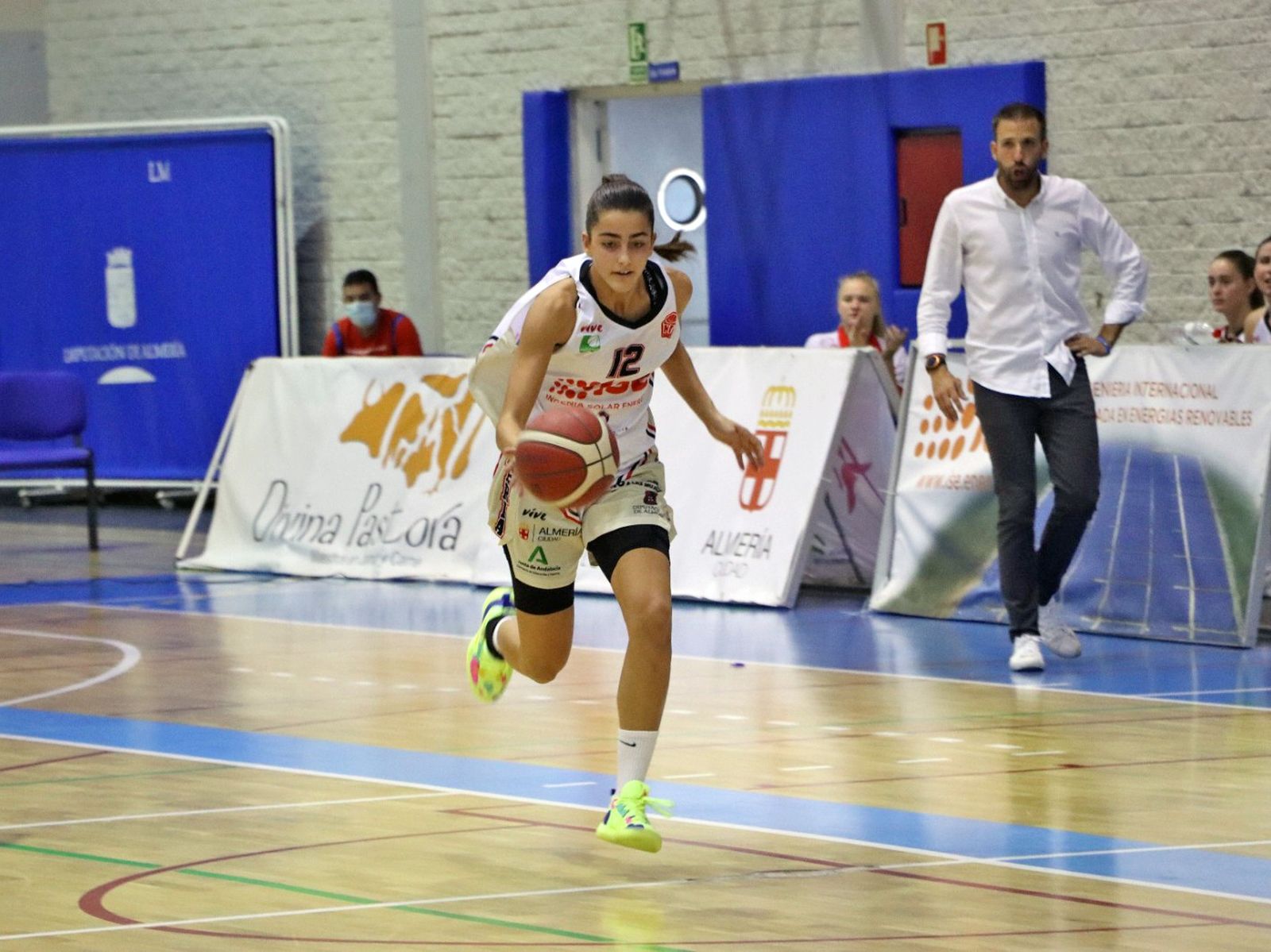 María Arrebola es escolta en el CB Almería