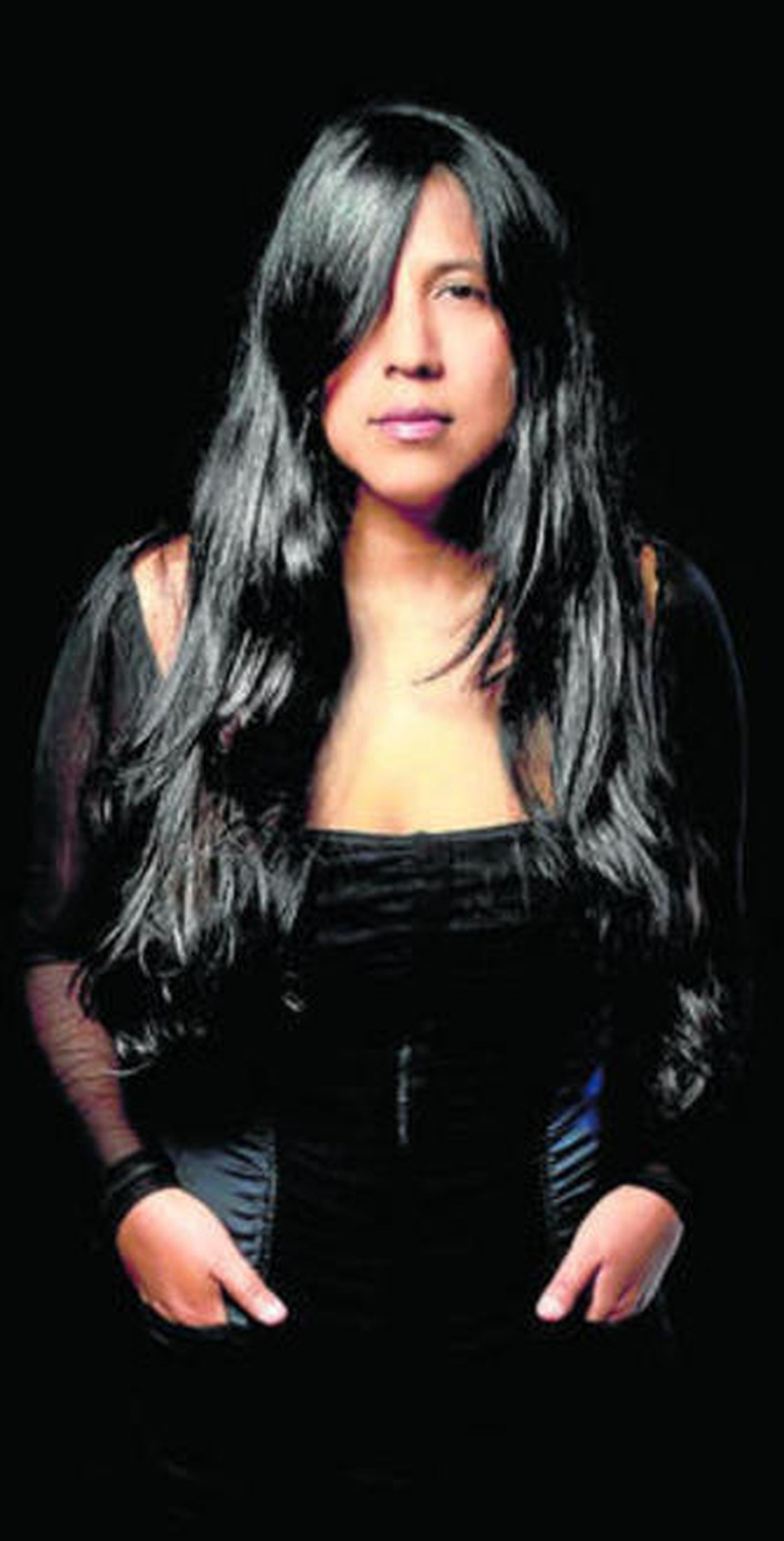 Wiener publica su primer poemario tras una larga trayectoria en otros géneros.