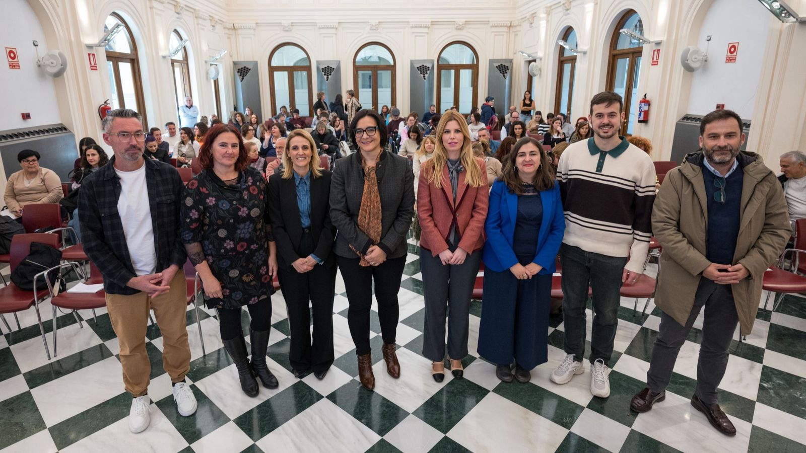La delegada María José Martín ha presentado al nuevo equipo de la Red Profesional de Bibliotecas Escolares de Granada