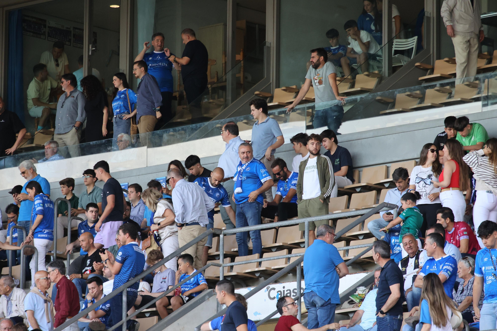 Búscate en el partido entre el Xerez DFC y Ceuta B en Chapín