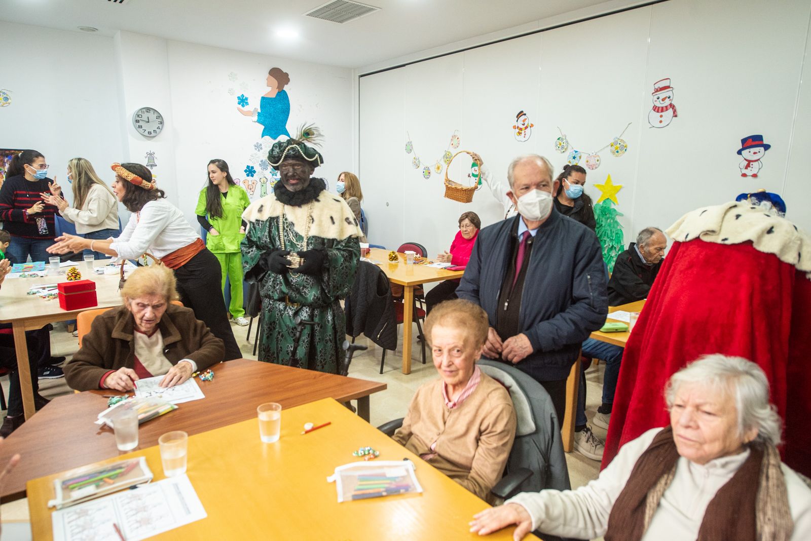 La visita de los Reyes Magos a la asociacion San Rafael de Alzheimer