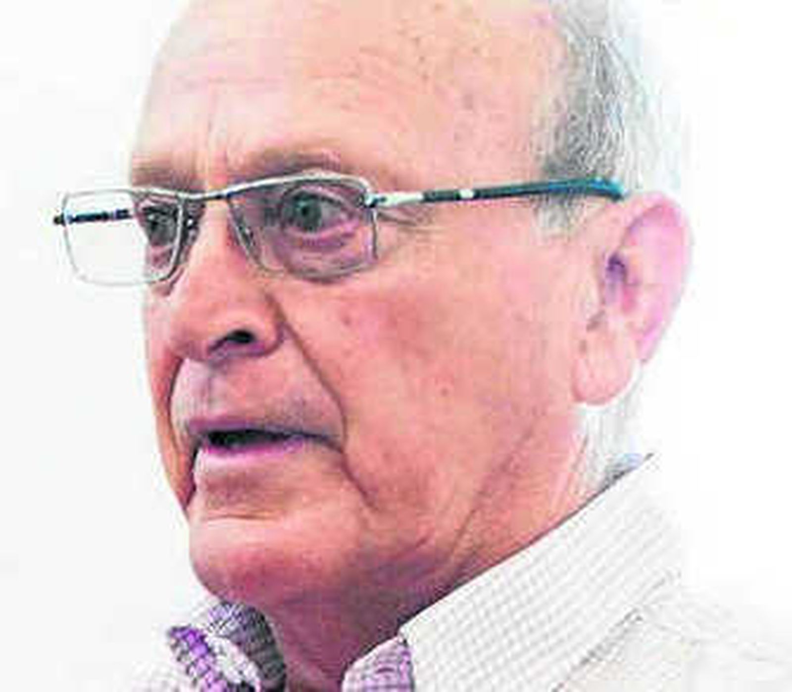 José Luis Torres posa en la viña 'Las Conchas', en el entorno del caserío 'El Paraíso'.