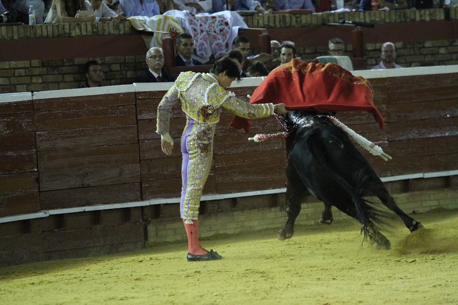 Imágenes de lidia de Roca Rey