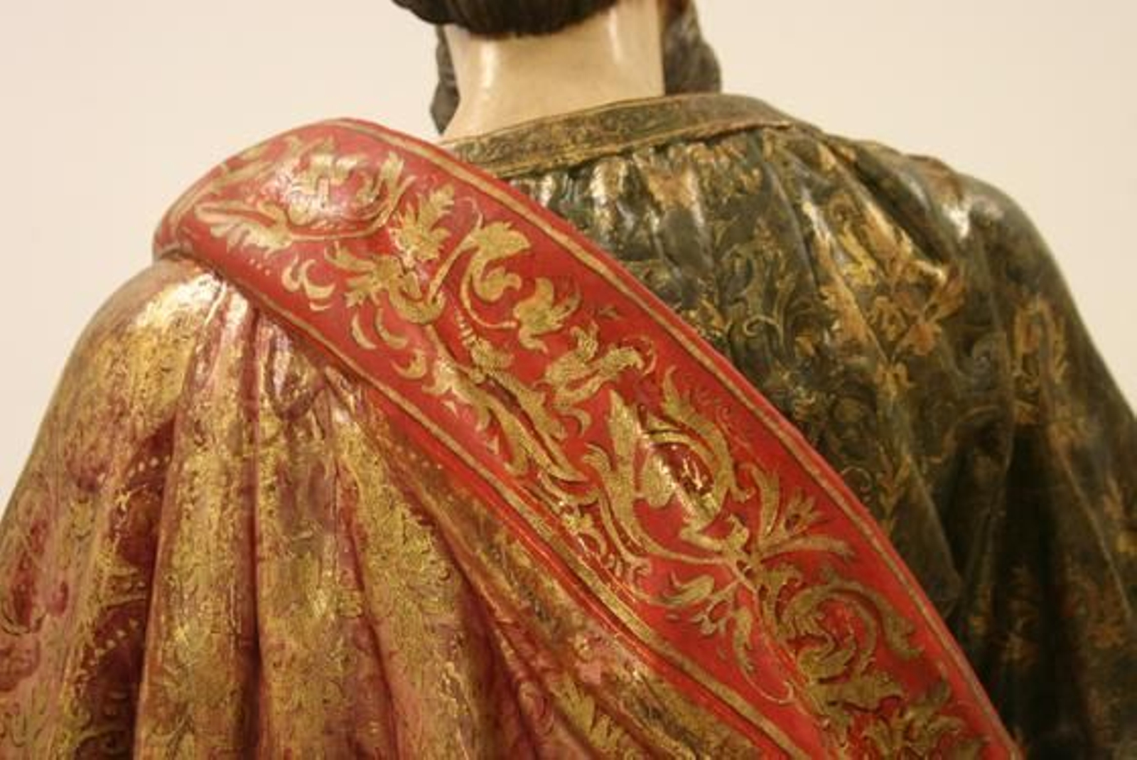 Detalle de la reintegración cromática en San Pedro.