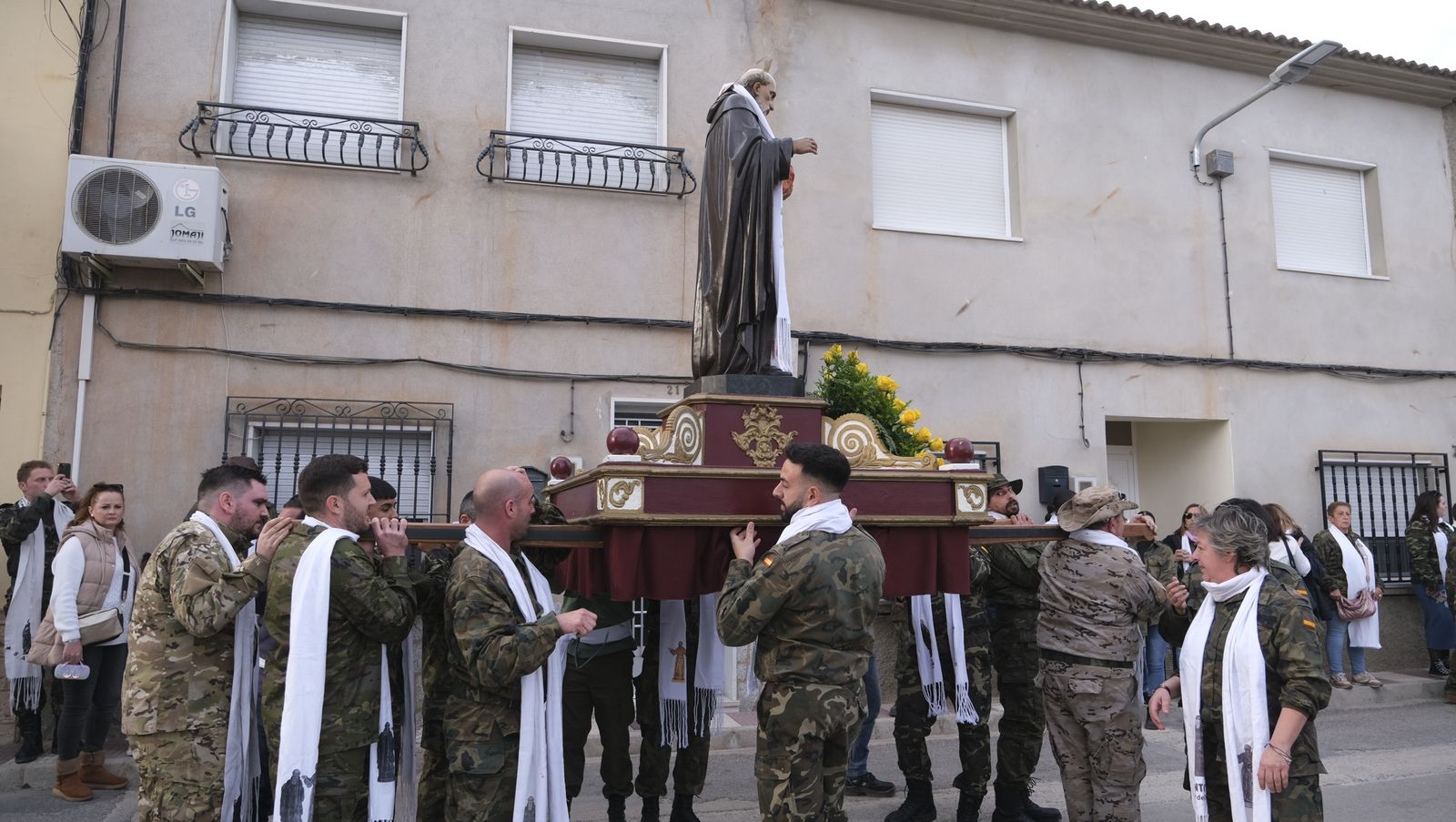 Imágenes de la procesión y carretillas de Cantoria