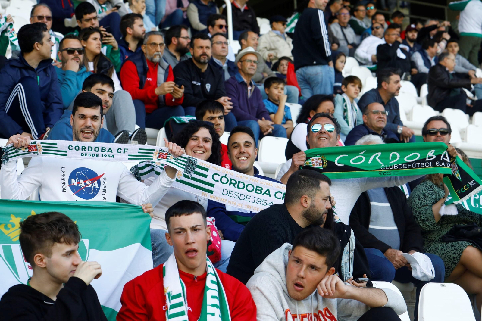 Las mejores fotos del ambiente en El Arcángel en el Córdoba CF - Ceuta