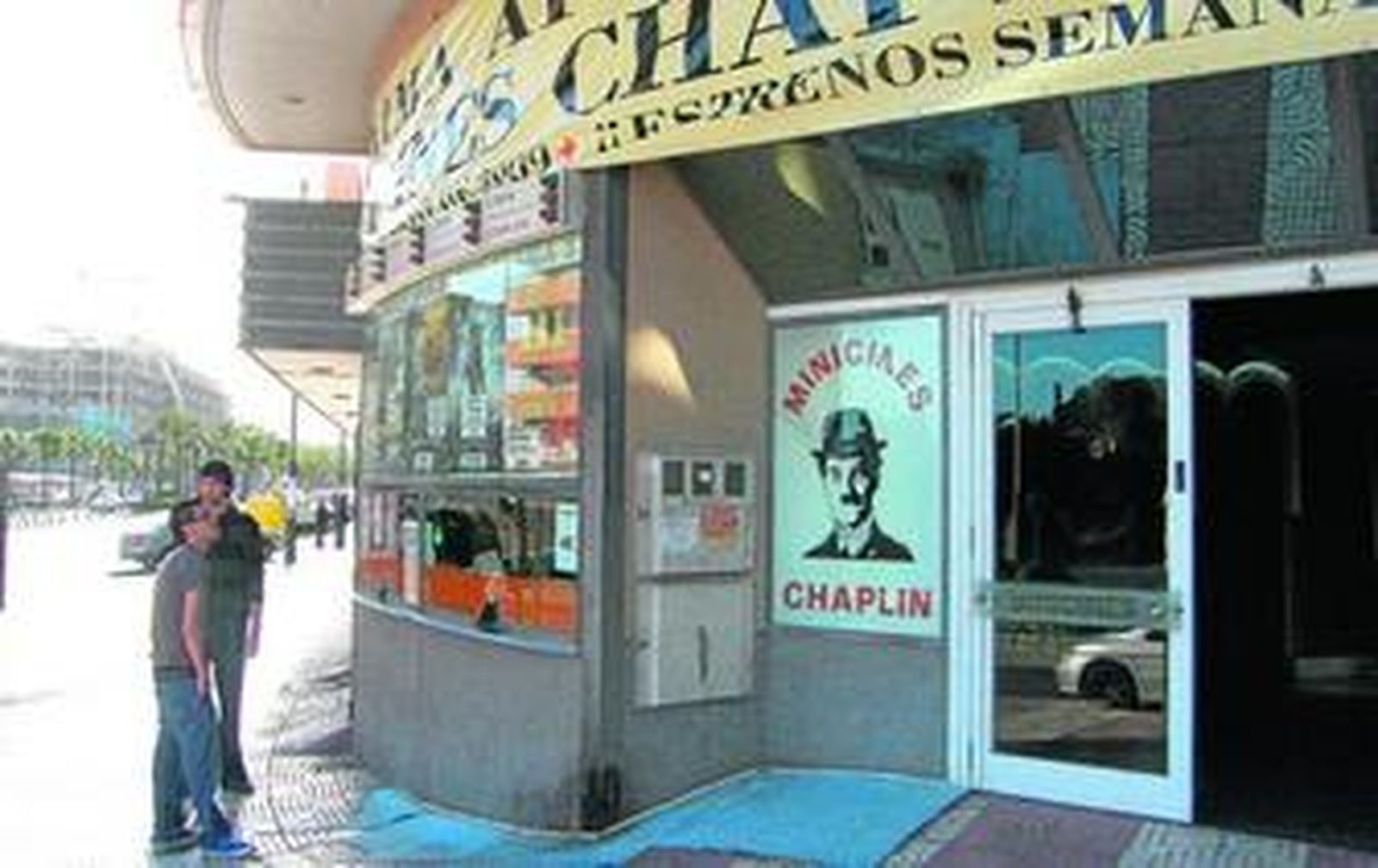 Las salas volvieron a abrir sus puertas en marzo del año 2009 pero cerraron nuevamente meses más tarde pese a ofrecer películas por 4 euros.