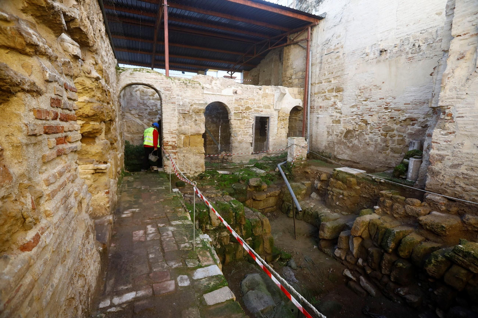 Una ruta en imágenes por los baños árabes de la Pescadería de Córdoba