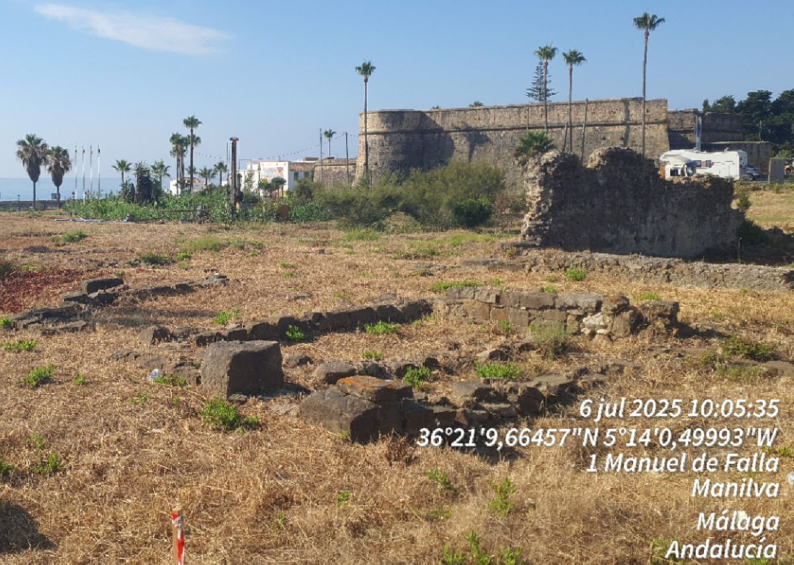Restos arqueológicos en la parcela cercana al castillo de la Duquesa de Manilva.