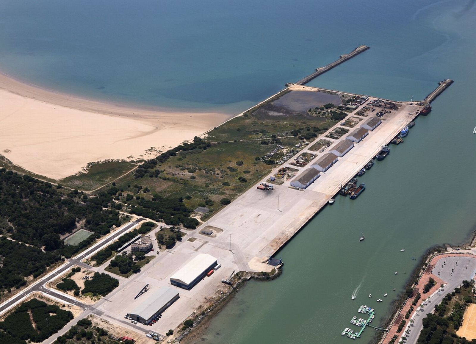 Una vista aérea de la zona pesquera de El Puerto.