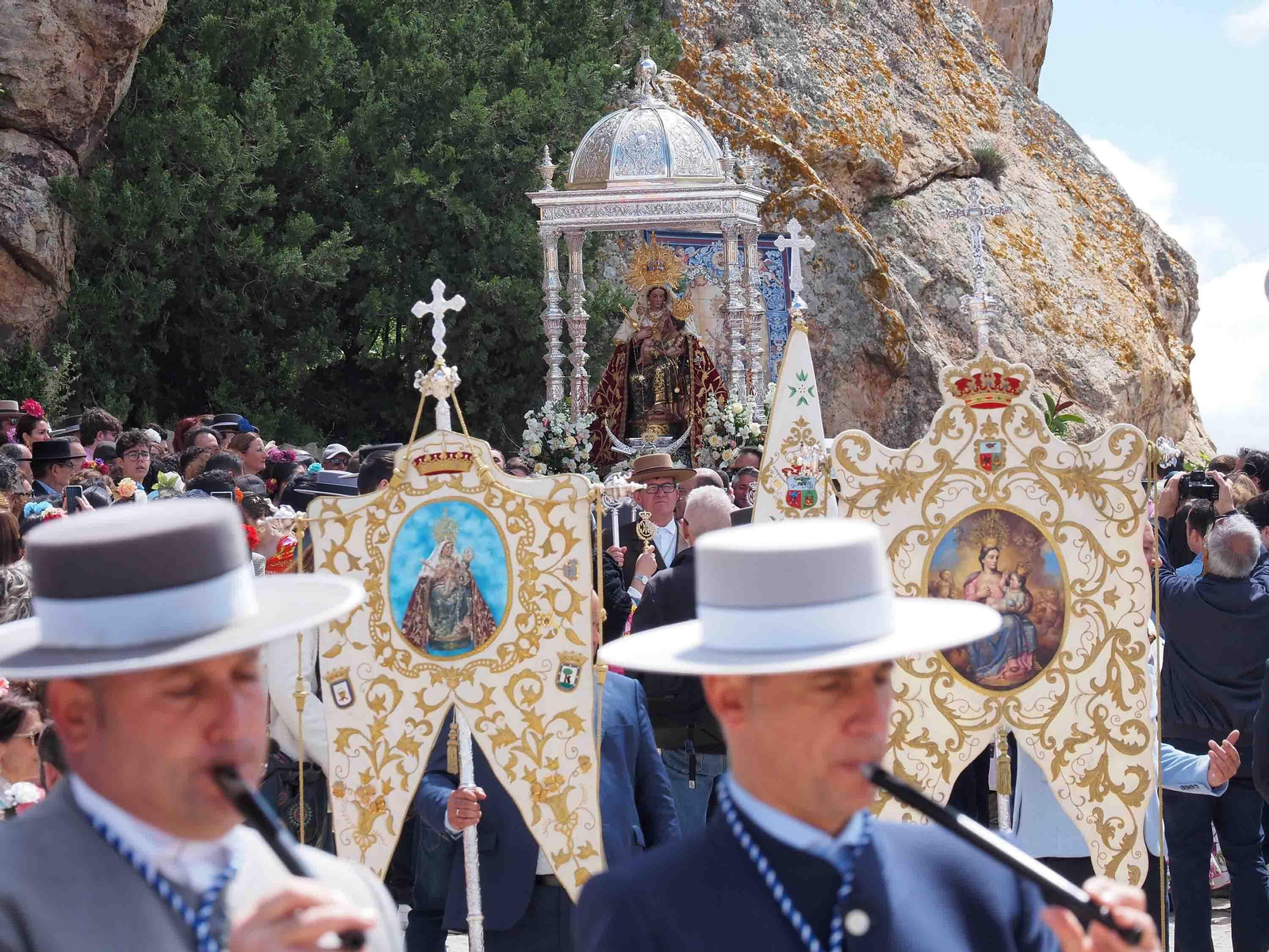 No te pierdas las espectaculares fotografías de la Romería de la Peña, en Puebla de Guzmán