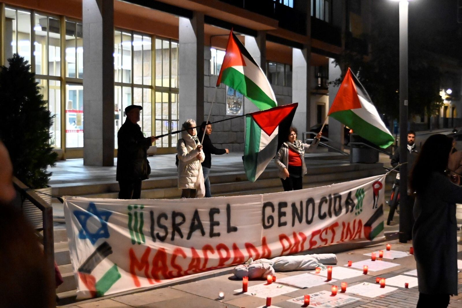 La vigilia en solidaridad con el pueblo palestino en Córdoba, en imágenes