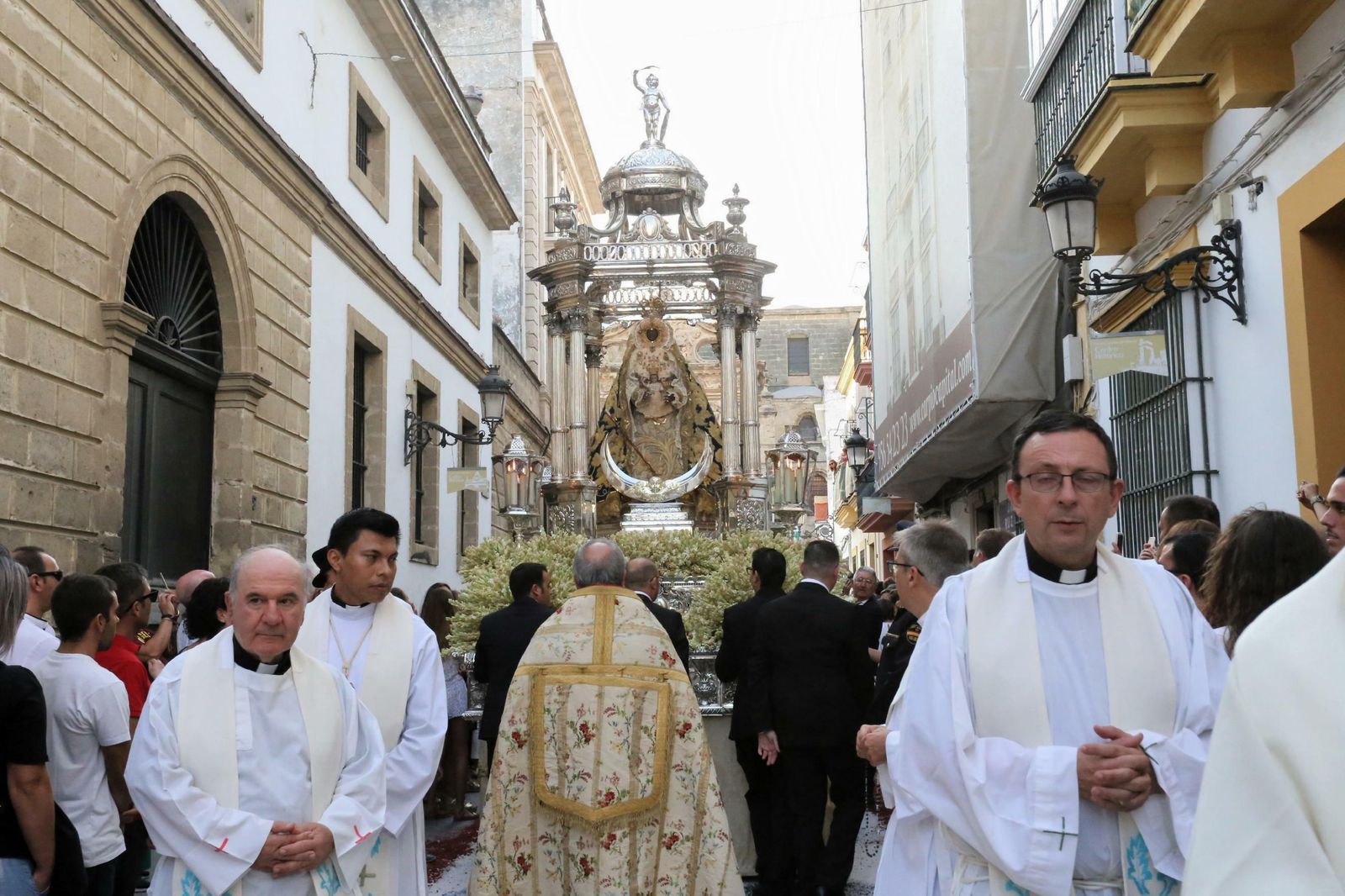 Salida procesional de la Virgen de los Milagros, Patrona de El Puerto