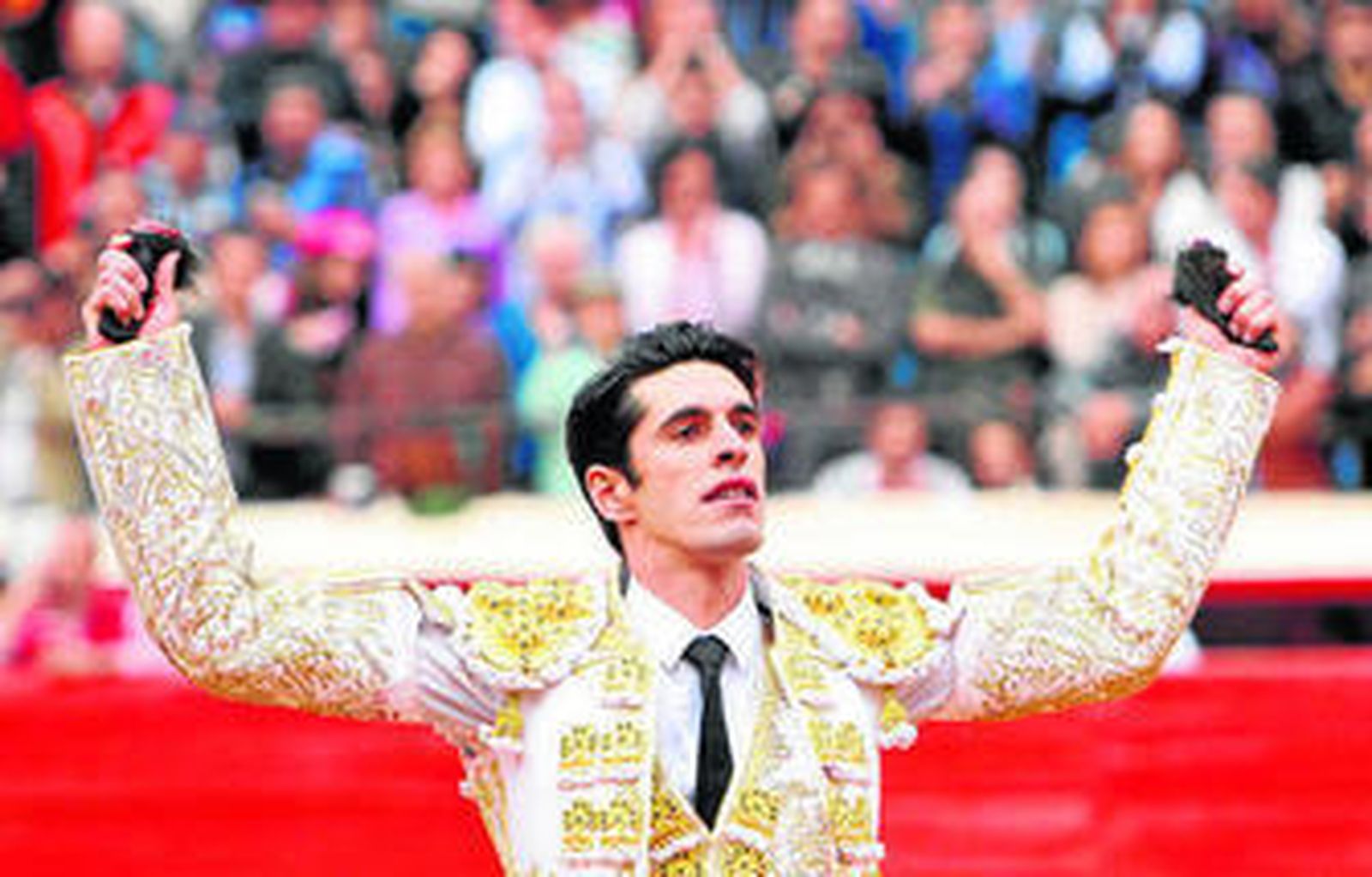 Alejandro Talavante, quien rechazó un rabo como premio, con las dos orejas que paseó en la México.